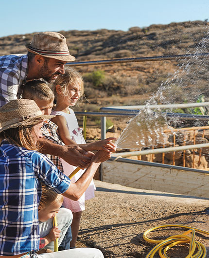 Bombas de agua solares para vivir fuera de la red